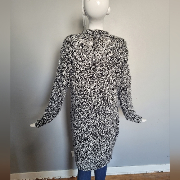 Brunette the Label Emily Oversized Cardigan, GUC, Size M/L - Picture 4 of 6